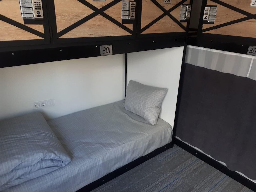 undefined musk hostel 7