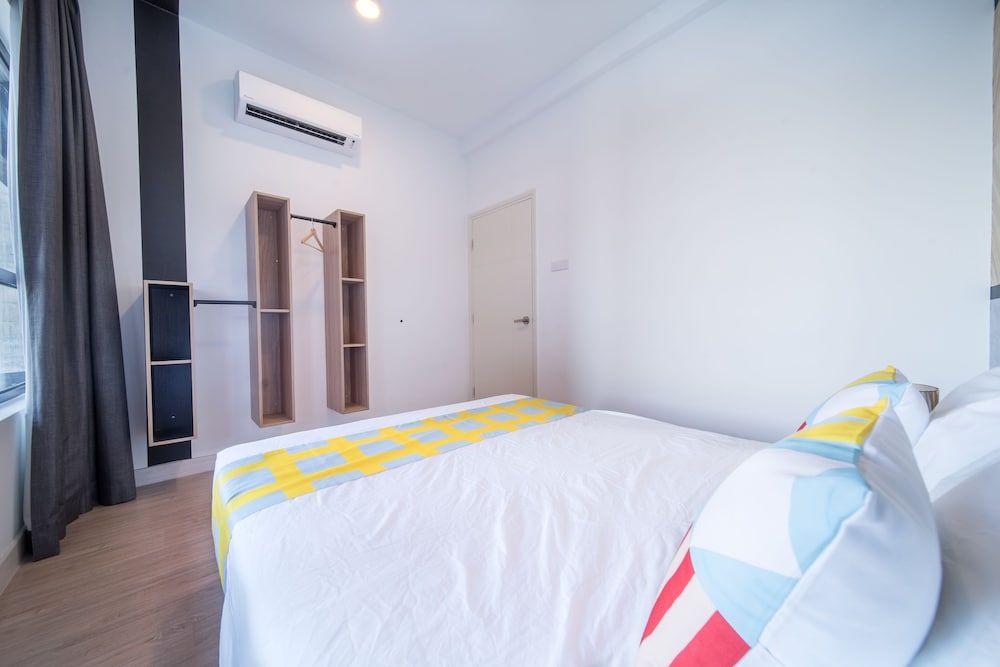 OYO Home 89396 Indescribable 3br Arte Plus Classic Room 8