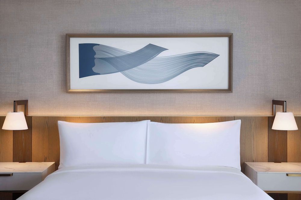 Deluxe Suite, 1 King Bed (Theme Park Access)