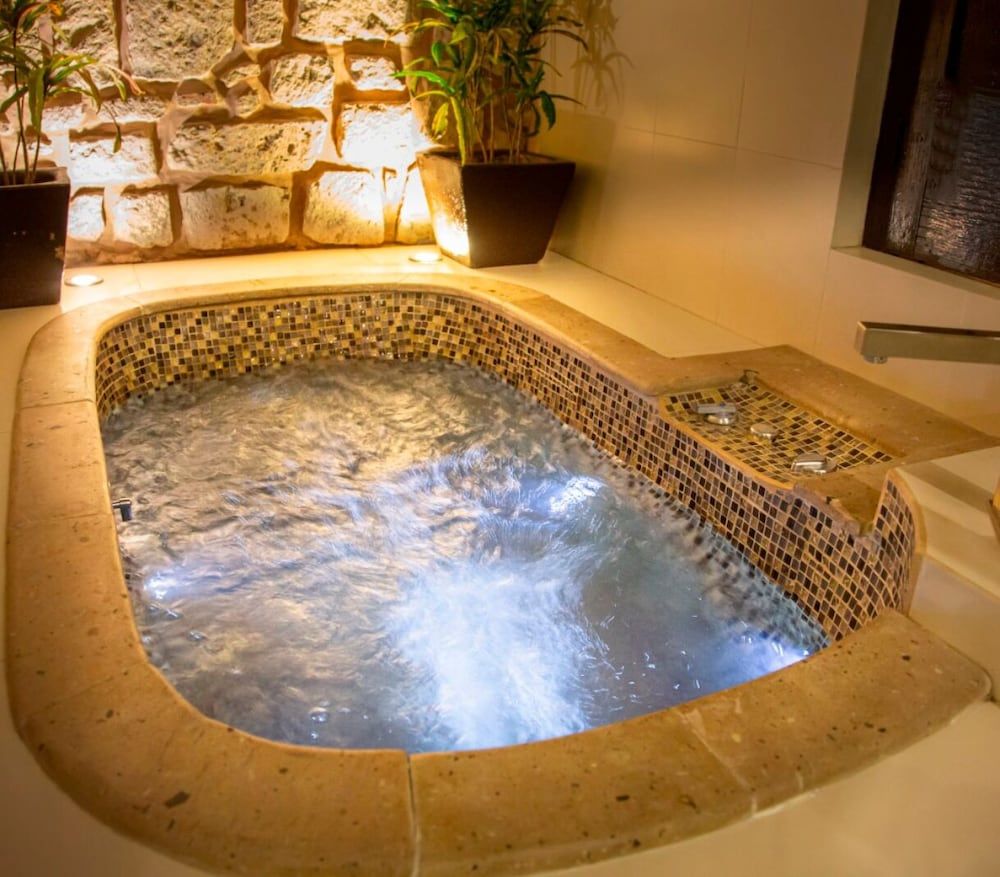 Cantera Diez Hotel Boutique Junior Suite King Size Bed 5