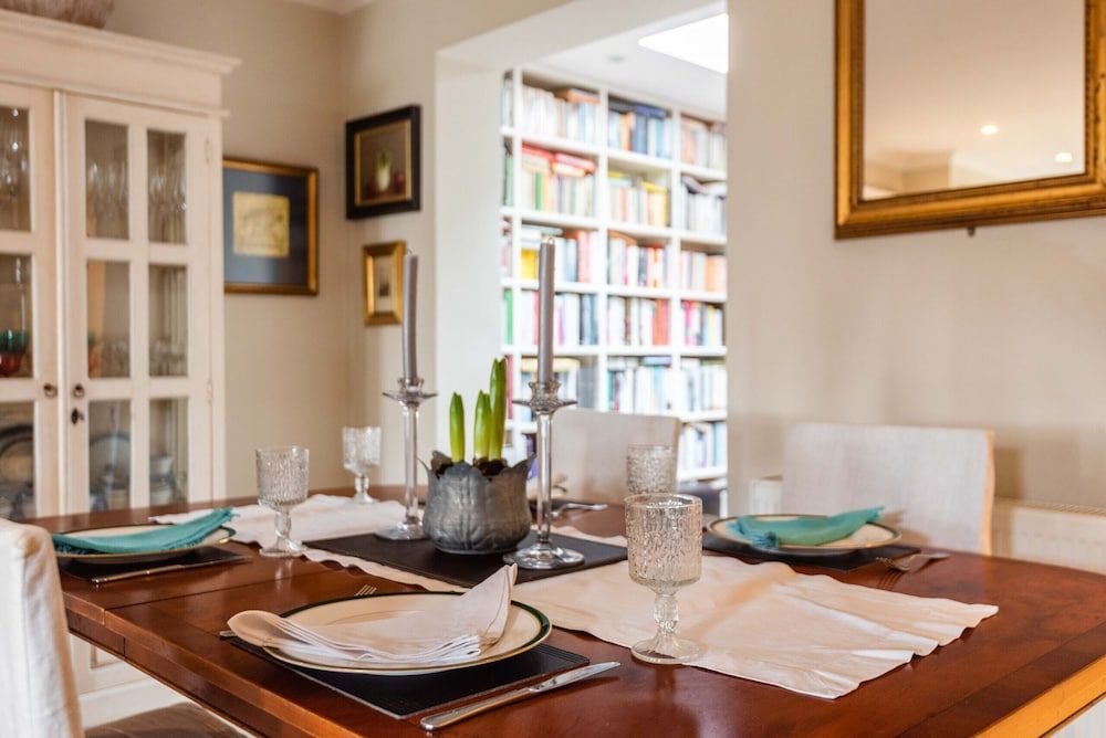 undefined Charming Chiswick Home Near Ravenscourt Park by Underthedoormat 9