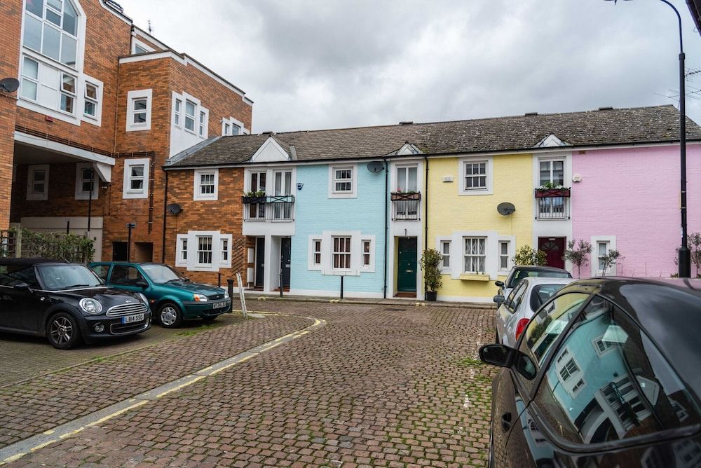 undefined Charming Chiswick Home Near Ravenscourt Park by Underthedoormat 3