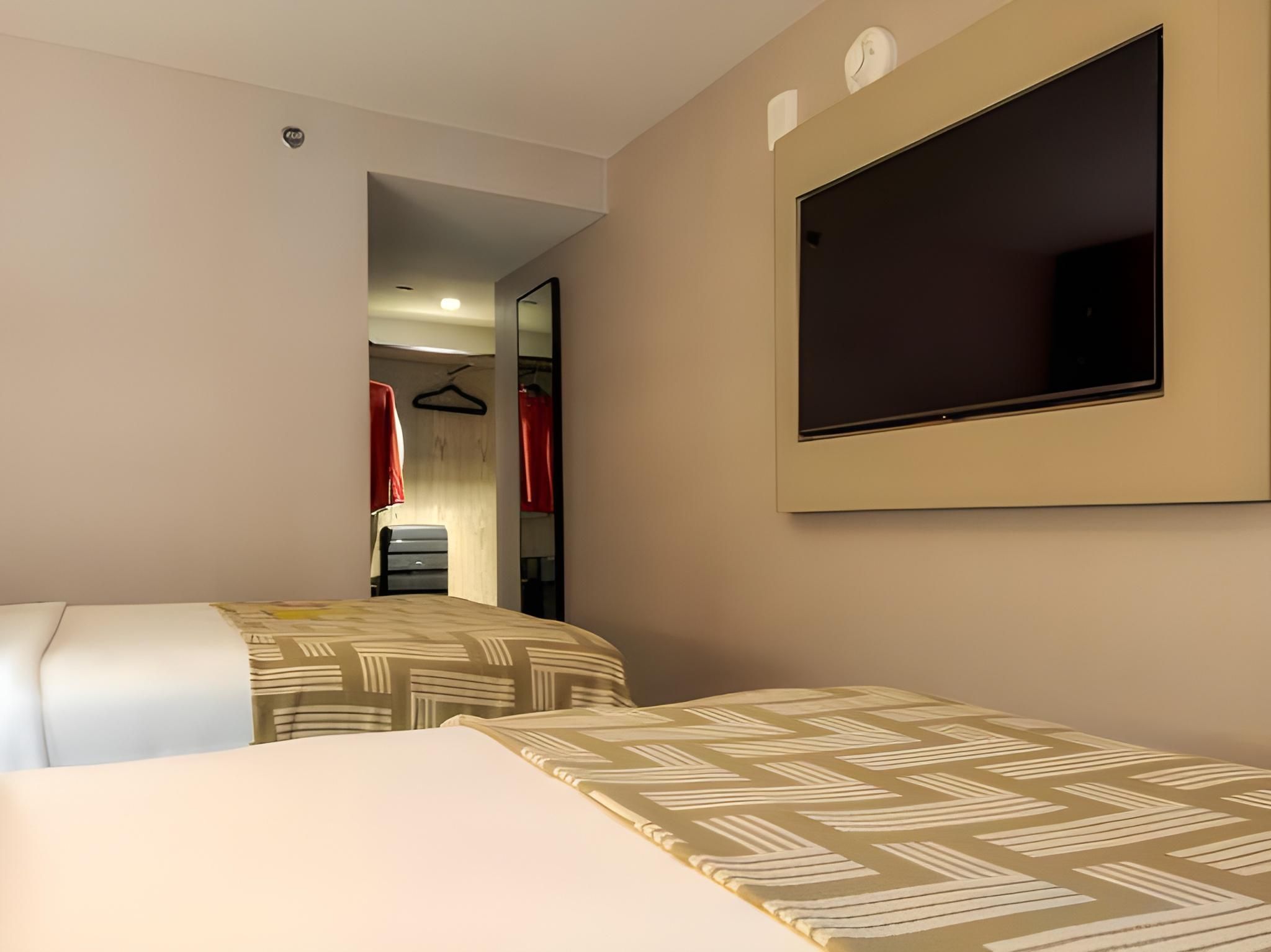 ADA - Comfort Double Room with Two Double Beds