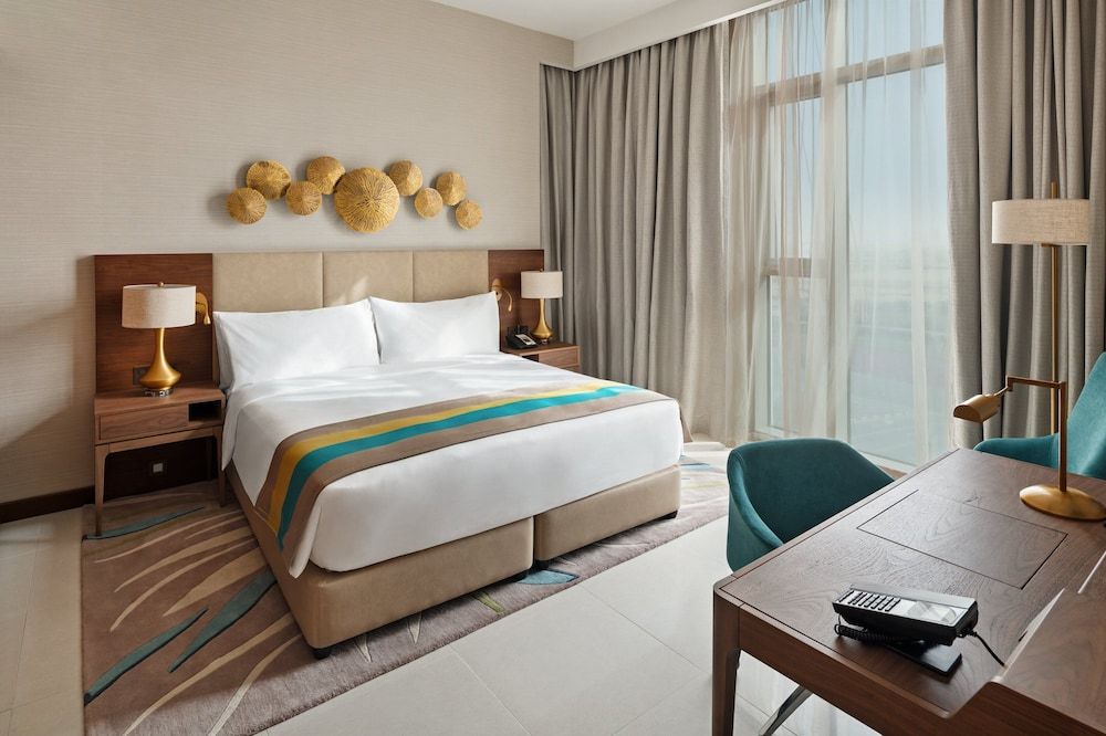 Standard Room, Free bus: DIP Metro, Ibn Battuta Mall, JBR Beach, DWC Airport, (Pre Book Bus)