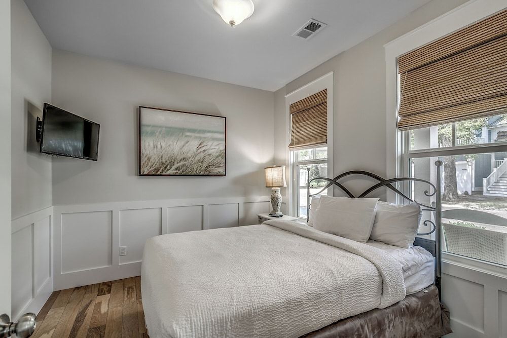 North Beach Resort & Villas 4985 Whitepoint Four Bedroom House 12