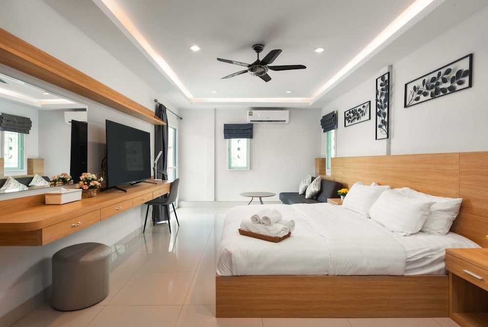 undefined Luxury Pool Villa 6BR