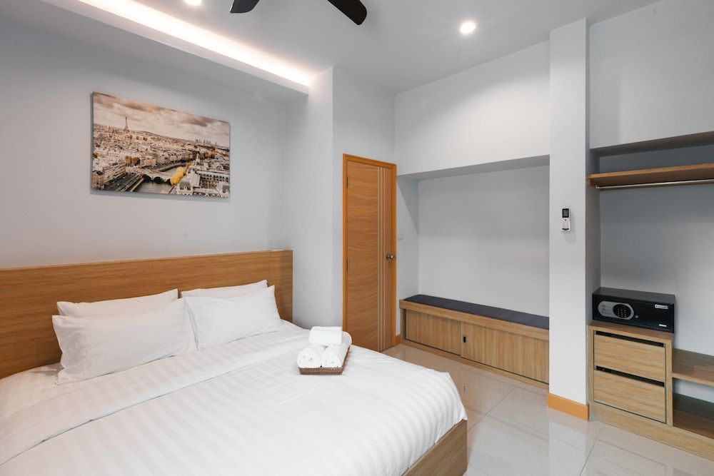 undefined Luxury Pool Villa 6BR 8