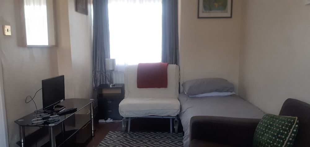 undefined Beautiful Cosy 1bedroom Apartment in London 4