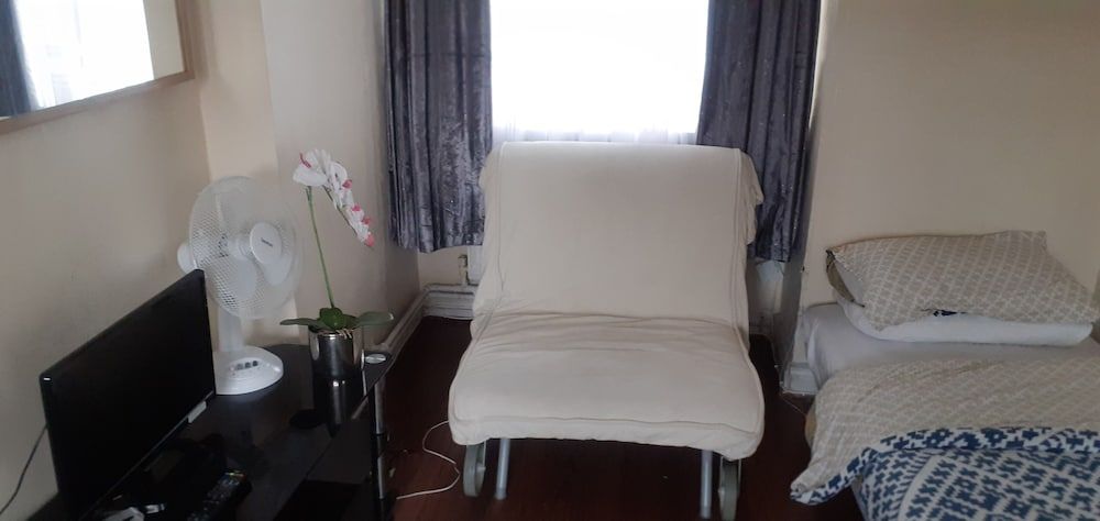 undefined Beautiful Cosy 1bedroom Apartment in London 7