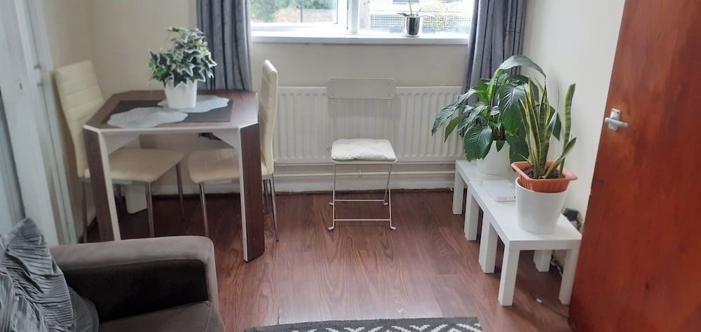 undefined Beautiful Cosy 1bedroom Apartment in London 3