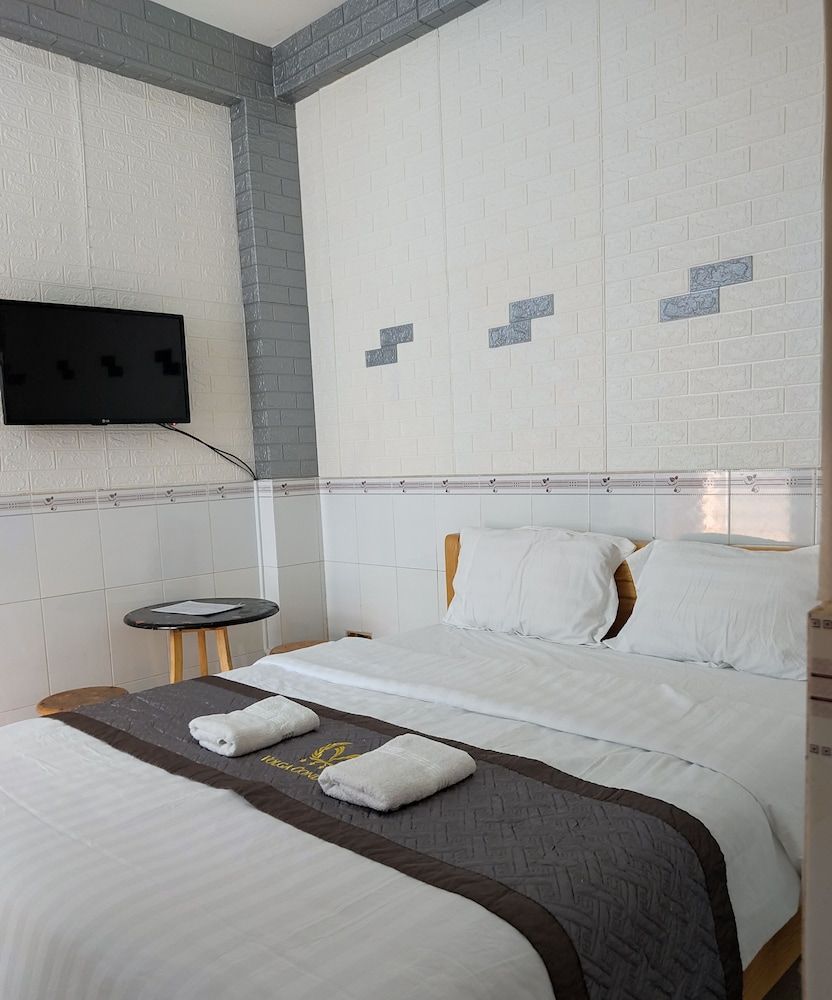 undefined Hoa Anh Anh 5