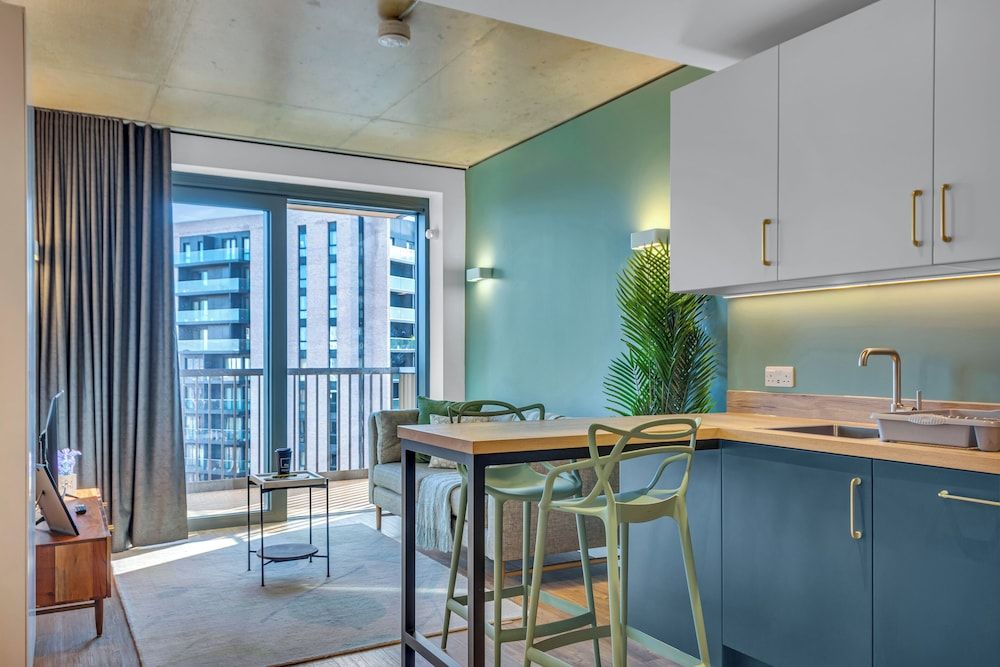 undefined One Bedroom apartment in Aldgate 2