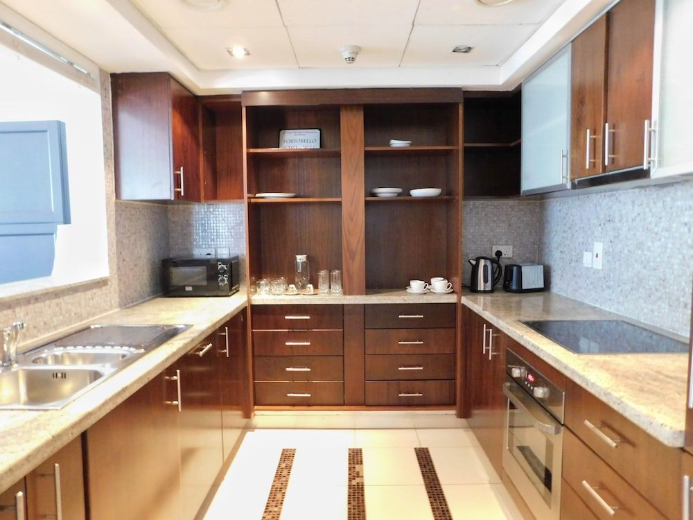 undefined Luton Vacation Homes Park Island 5