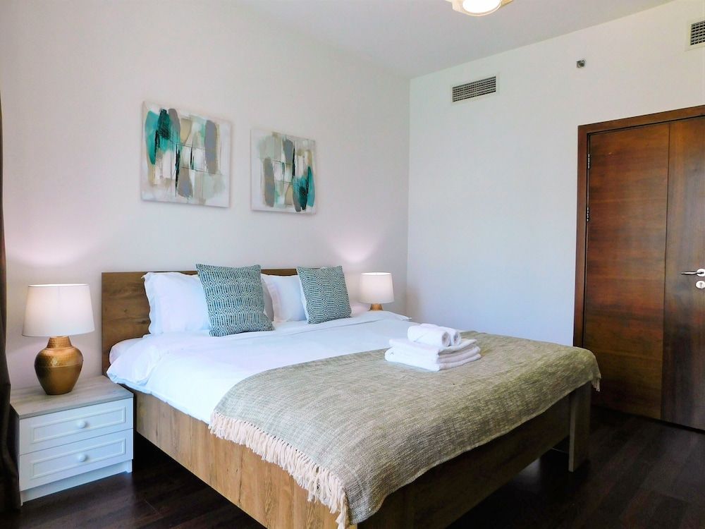 undefined Luton Vacation Homes Park Island 3