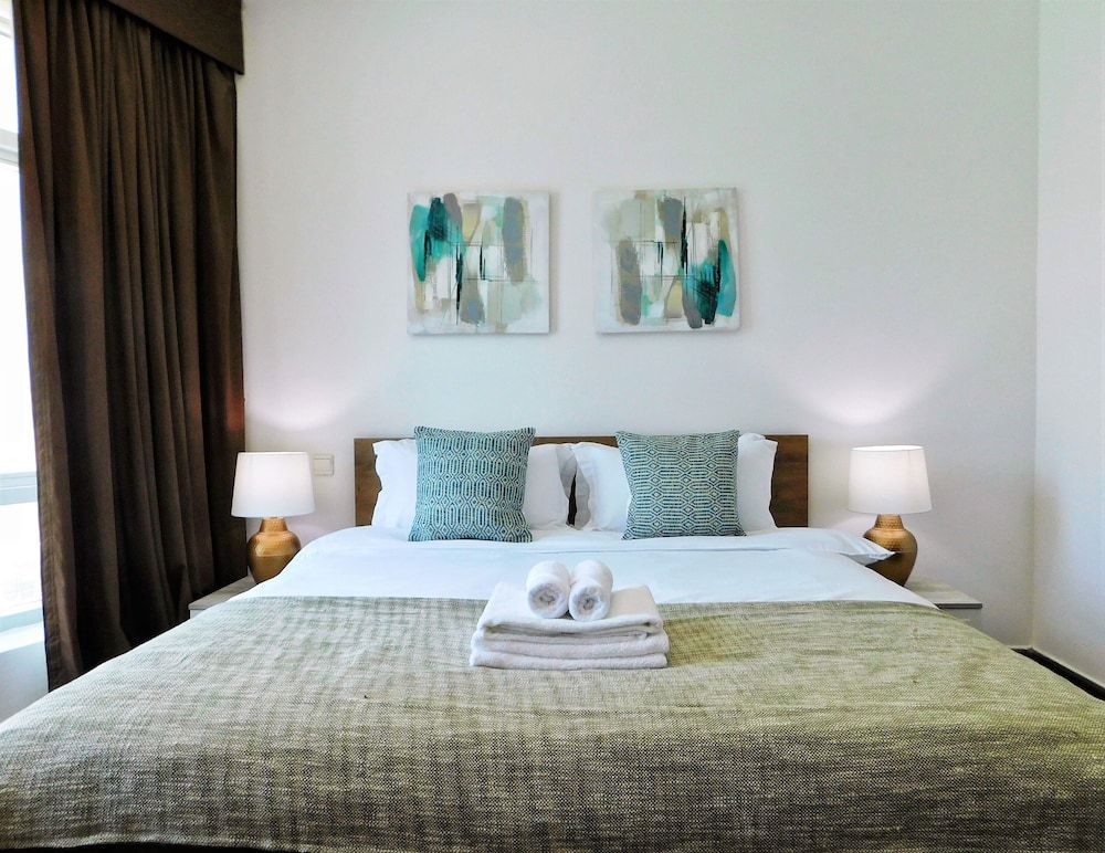 undefined Luton Vacation Homes Park Island 4