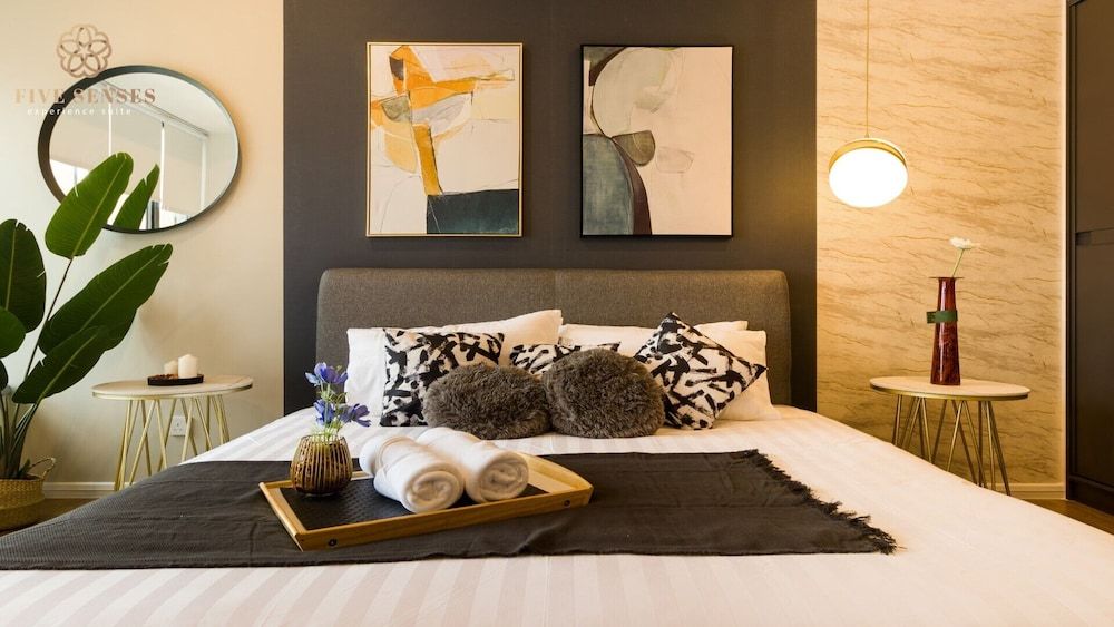 Ceylonz Suite by Five Senses Presidential Studio 3