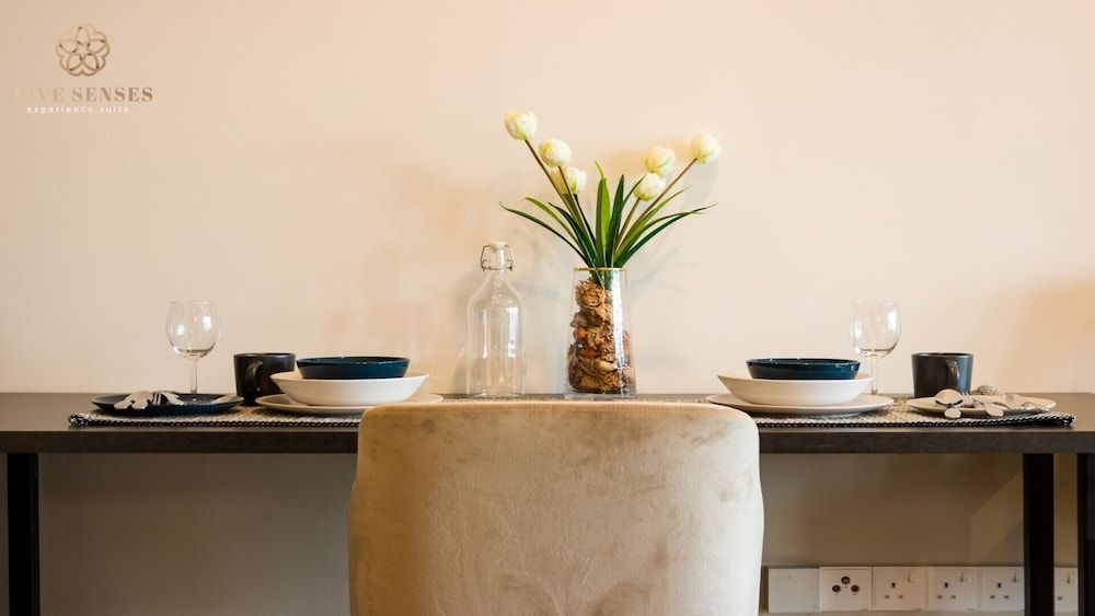 Ceylonz Suite by Five Senses Presidential Studio 6