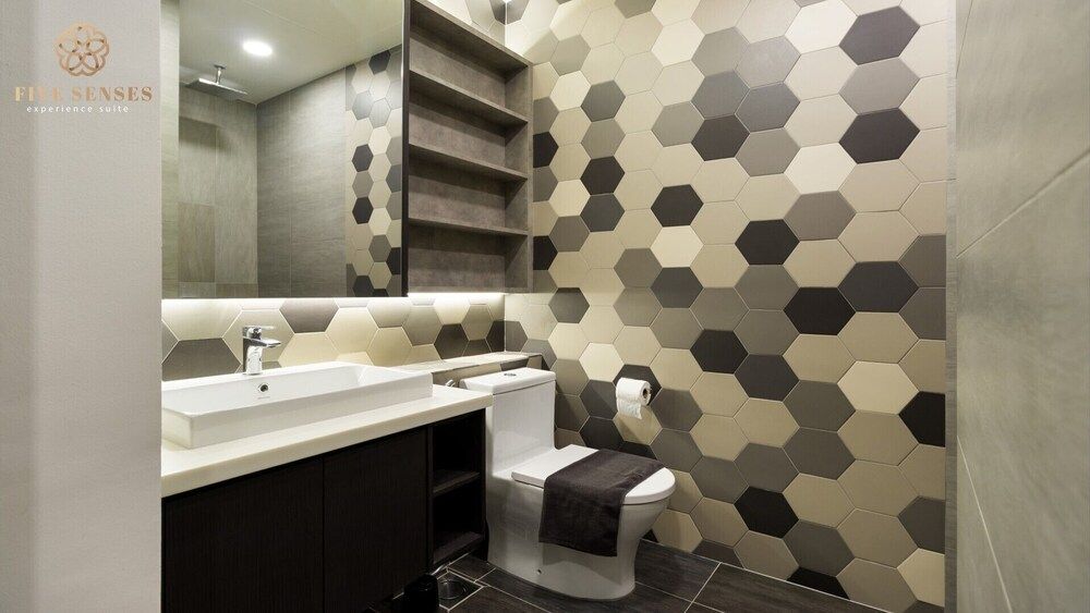 Ceylonz Suite by Five Senses Signature Studio 14