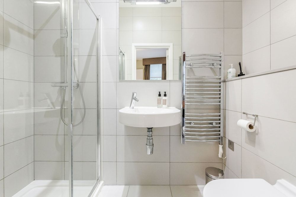 Stylish 3 Bed 3 bath in Kens High St Luxury Apartment, 3 Bedrooms 14