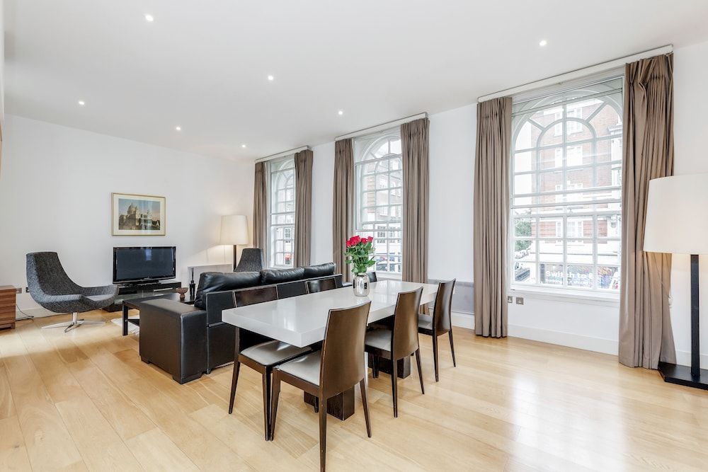 undefined Stylish 3 Bed 3 bath in Kens High St 7