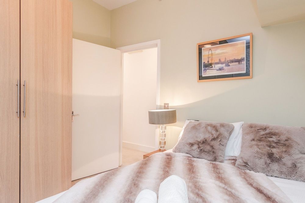 Stylish 3 Bed 3 bath in Kens High St Luxury Apartment, 3 Bedrooms 12