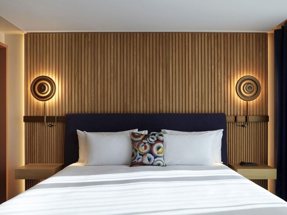 SO/ Paris Hotel COLLECTION KING, 1 King, Courtyard view 2