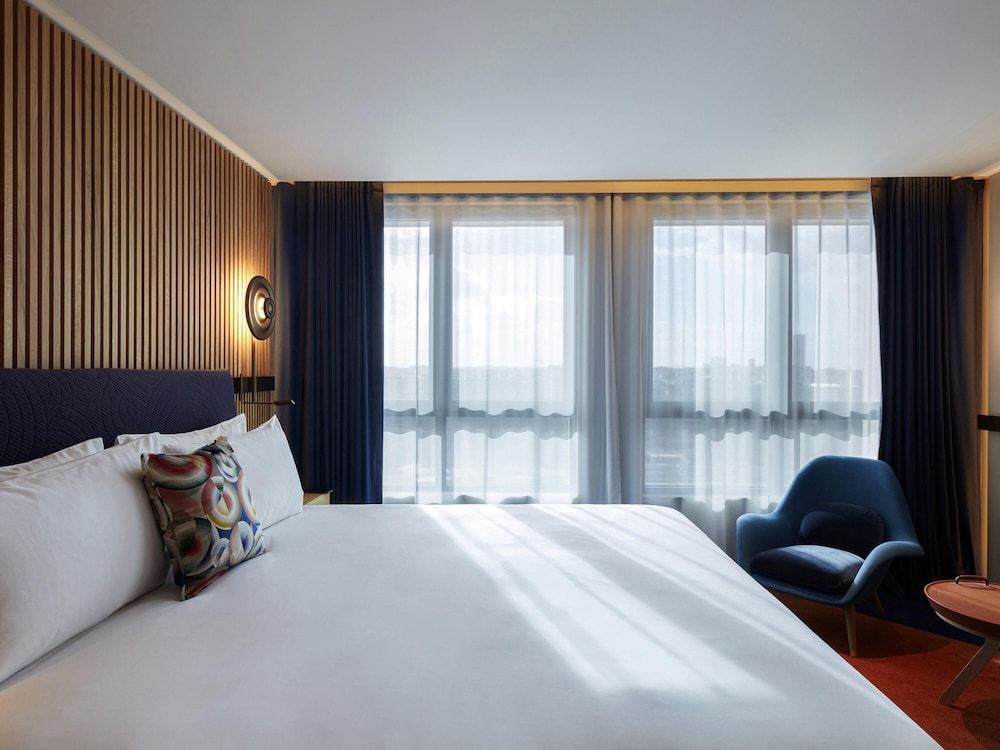 SO/ Paris Hotel COLLECTION KING, 1 King, Courtyard view