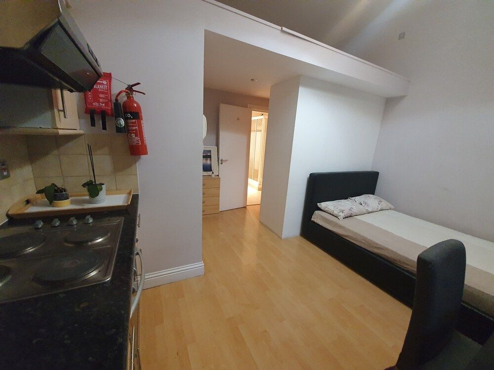 Studio Apartment in South Kensington 8 Studio 33