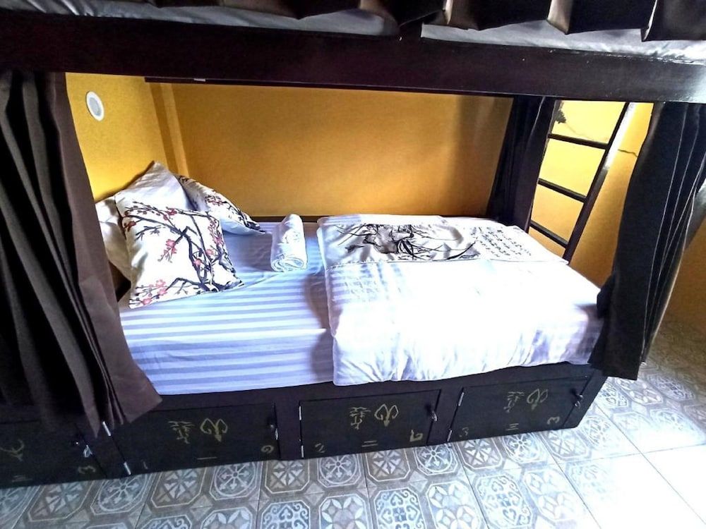 undefined Long Feng Hostel Bangkok 4