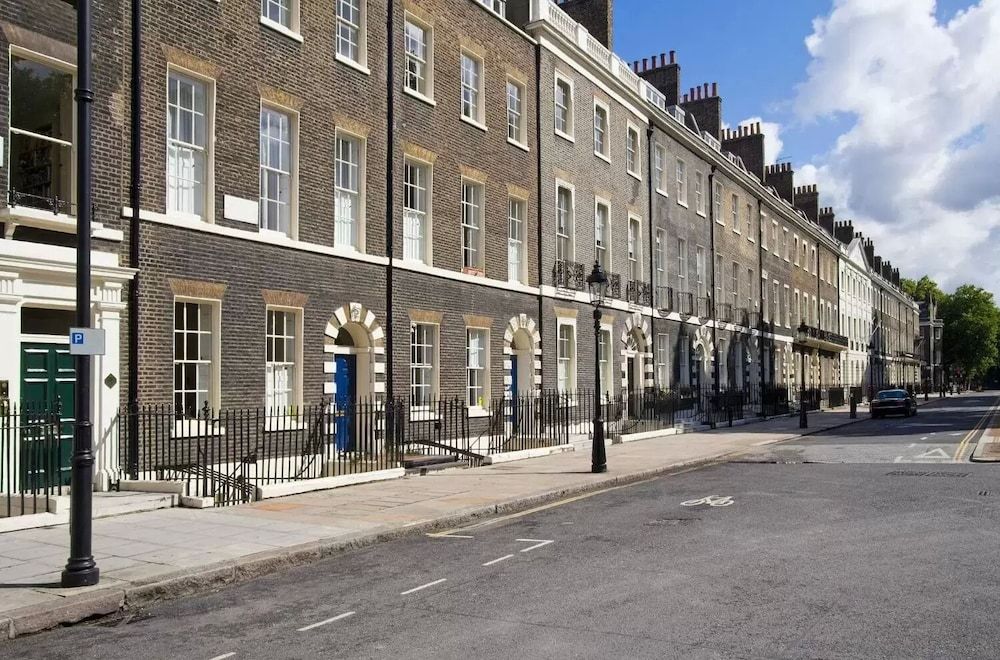 undefined Bloomsbury Apartments by Allô Housing 4