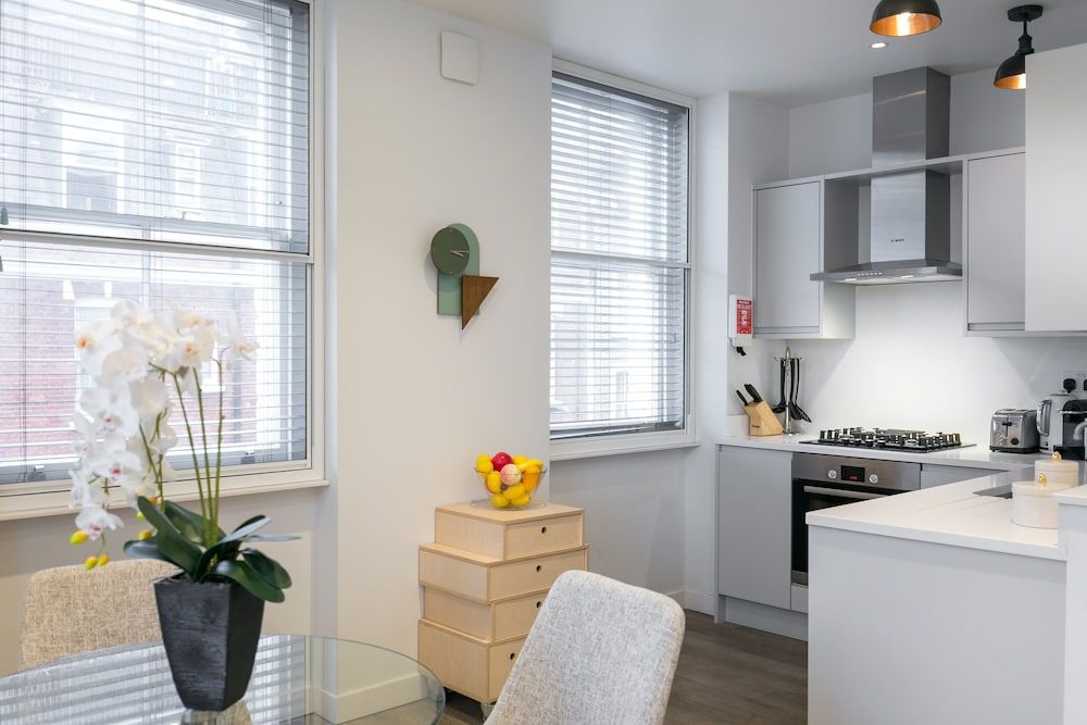 Urban Chic - Rathbone Standard One Bedroom Apartment 15