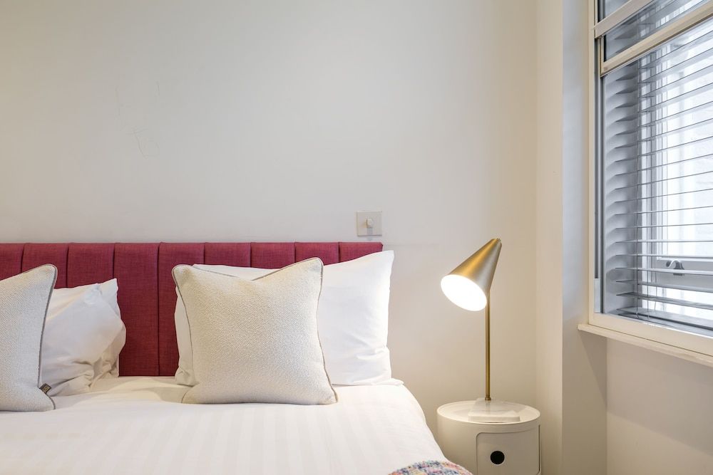 Urban Chic - Rathbone Standard One Bedroom Apartment 5