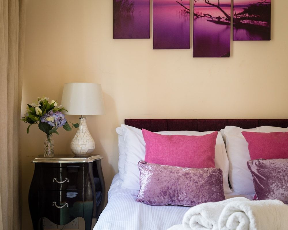 undefined Spacious 2-bedroom Apartment in Mayfair 9