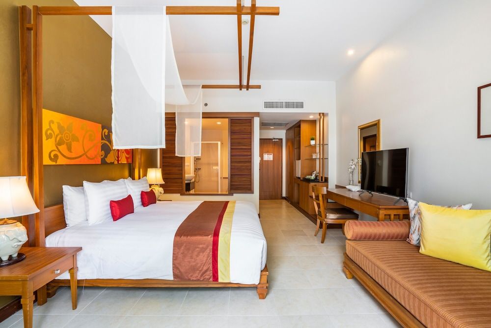 Cosy Beach Hotel Deluxe Pool Access 2