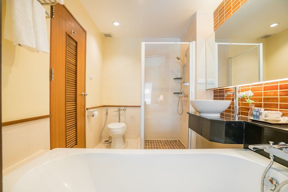 Cosy Beach Hotel Deluxe Pool Access 4