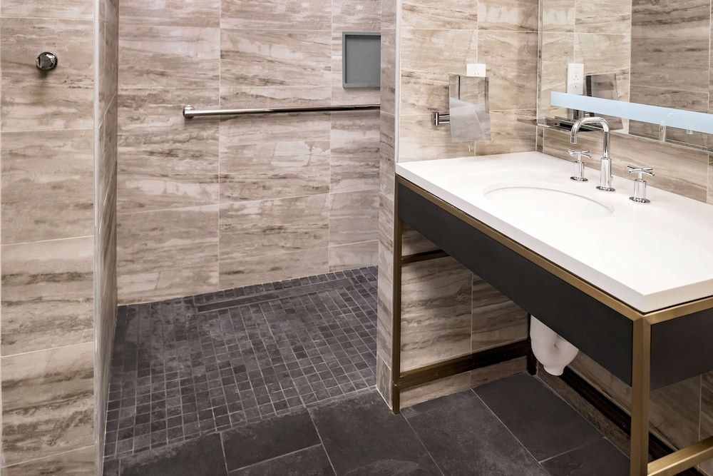 undefined Hilton Club The Central at 5th New York 5