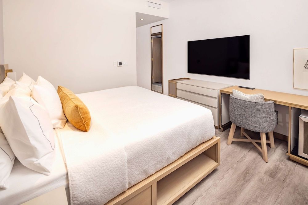 undefined Hilton Club The Central at 5th New York 3