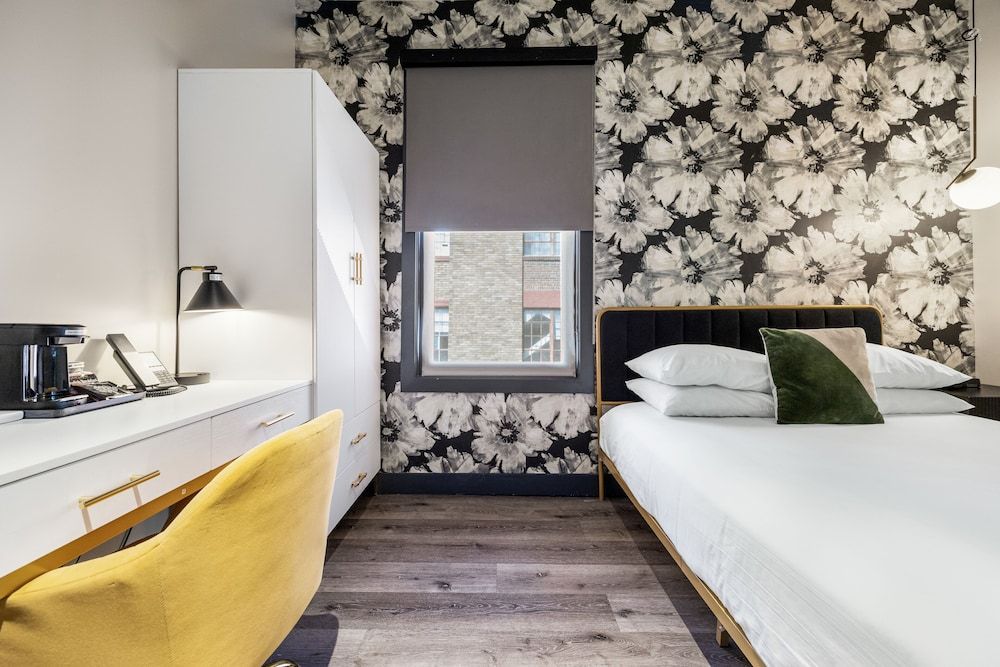 Hotel EPIK Standard Room, 1 Queen Bed