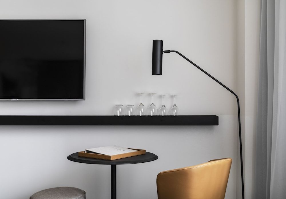 Lancemore Crossley St Melbourne Lancemore King Room - includes hosted hour with free drinks and WiFi 8