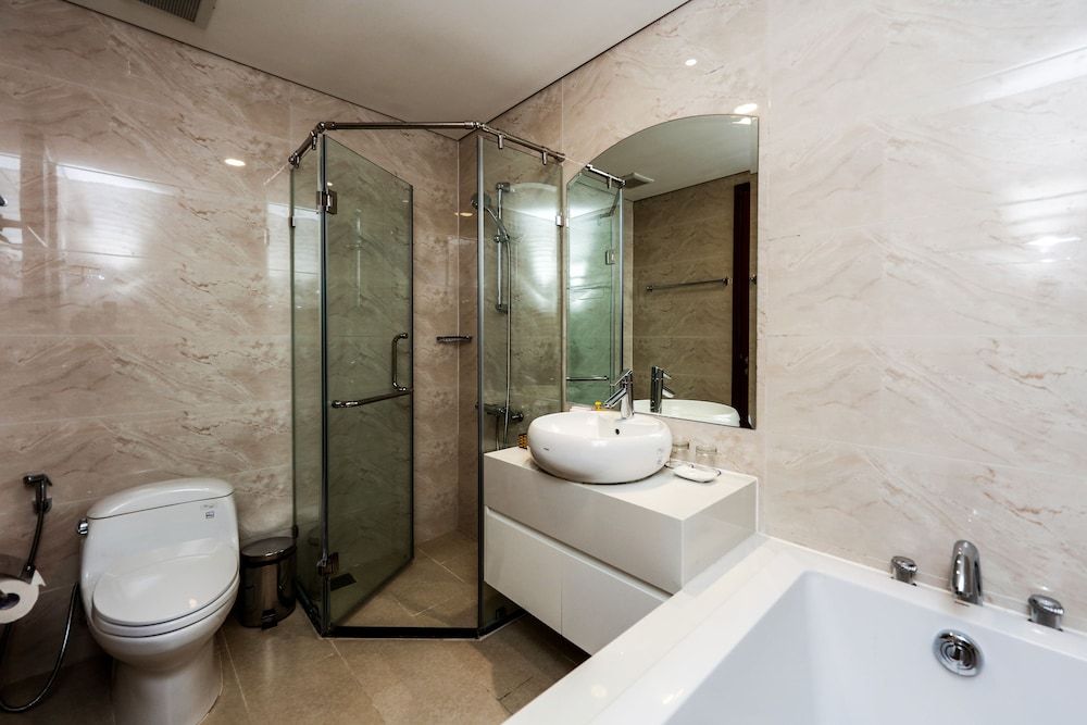 Saliza Suite - Vinhomes Central Park Apartment, 2 Bedrooms, River View 7