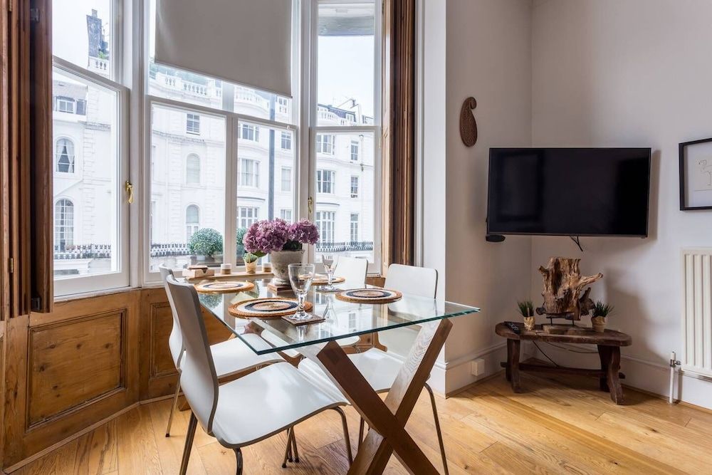 Bright and Beautiful 2 Bed Flat Near Hyde Park Apartment (2 Bedrooms) 11