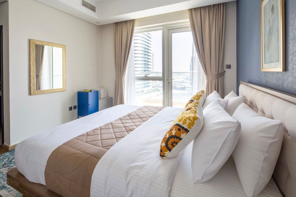 undefined Stunning 2BR With Study in Prime Downtown Dubai - Sleeps 5! 9
