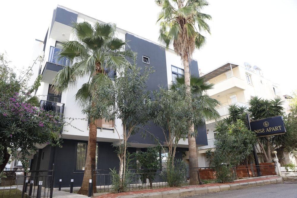 undefined Niss Apart 2