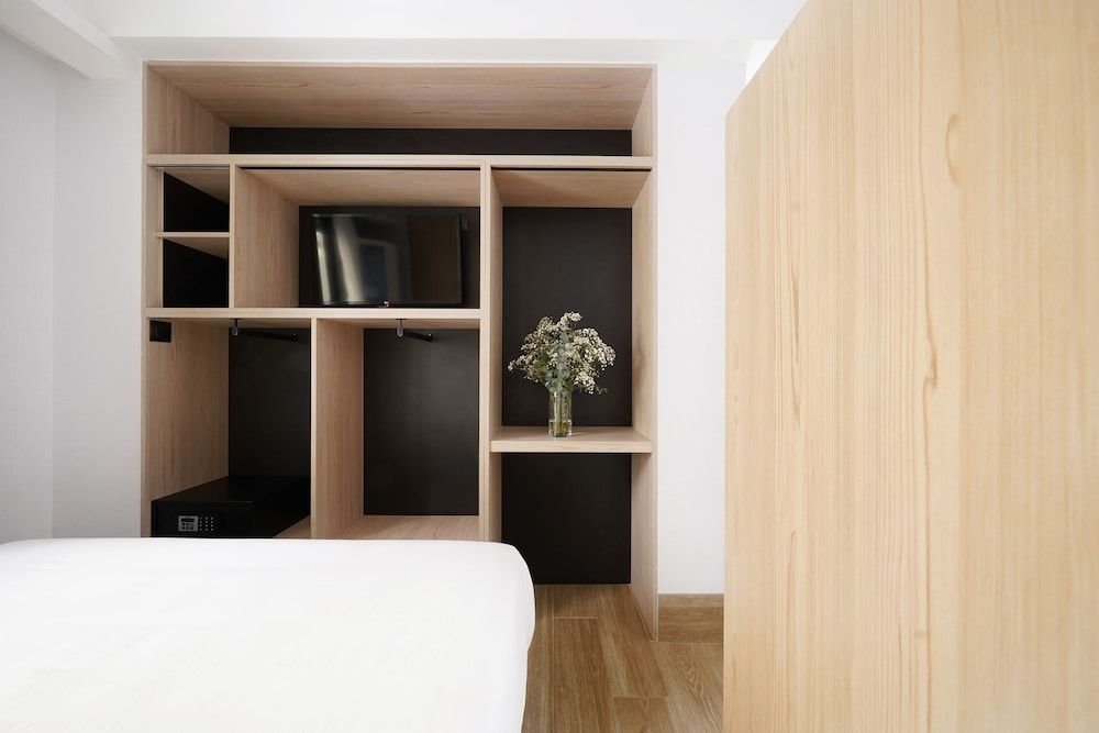 Numa Madrid Goya Medium Studio with Kitchenette 14