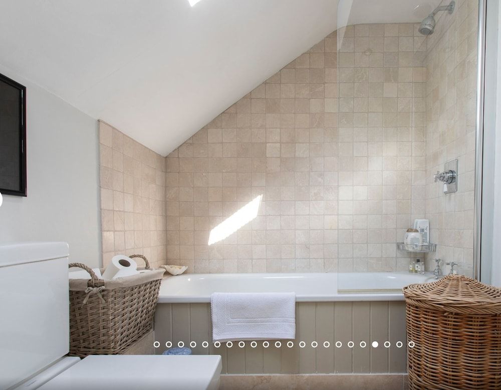 Deep Soaking Bathtub