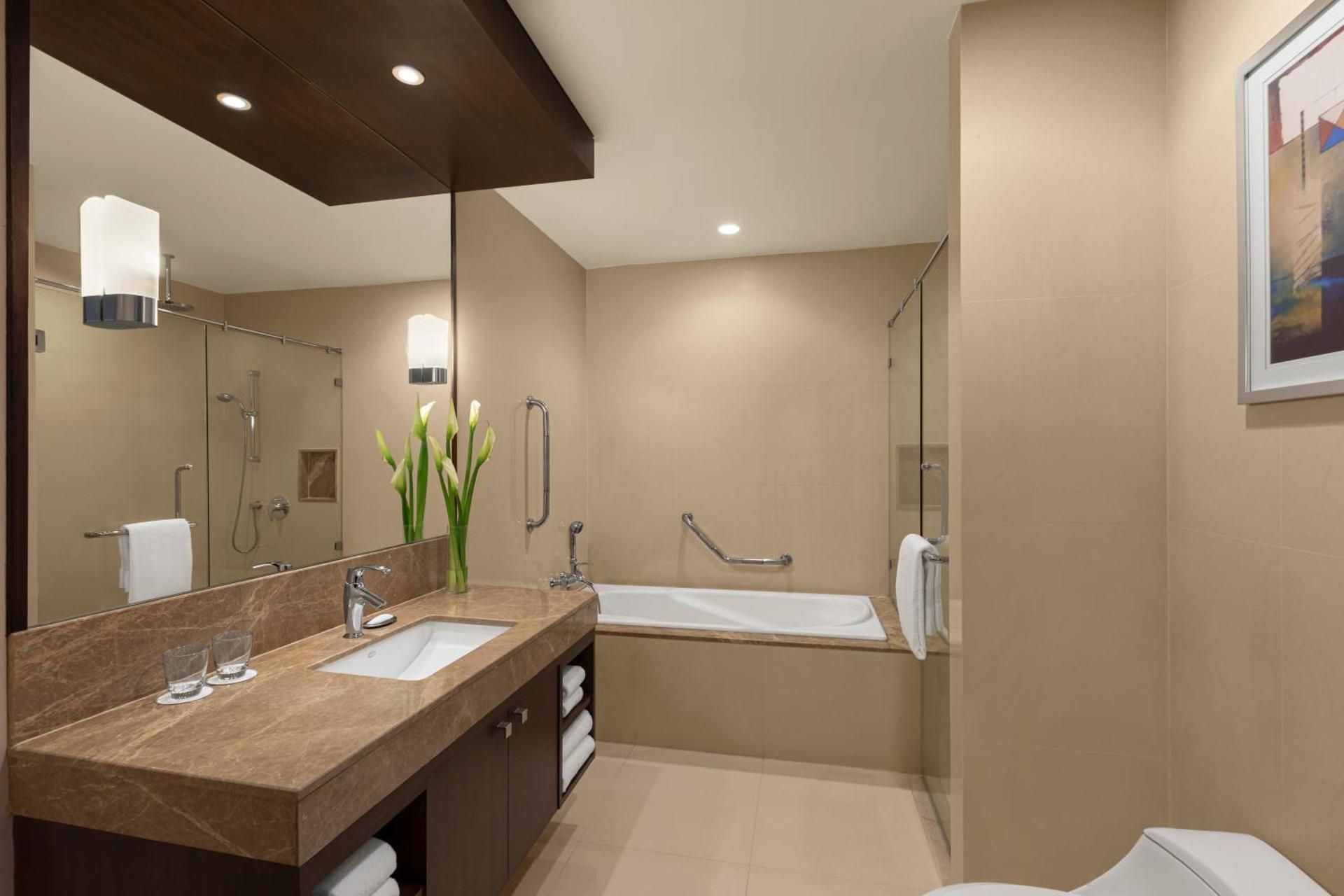 3 Bedroom Apartment, Bedroom 1: 1 King, Bedroom 2: 1 King, Bedroom 3: 1 King, City view