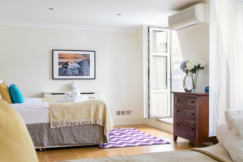 undefined Luxury 5-bedroom Villa With Parking and AC 10