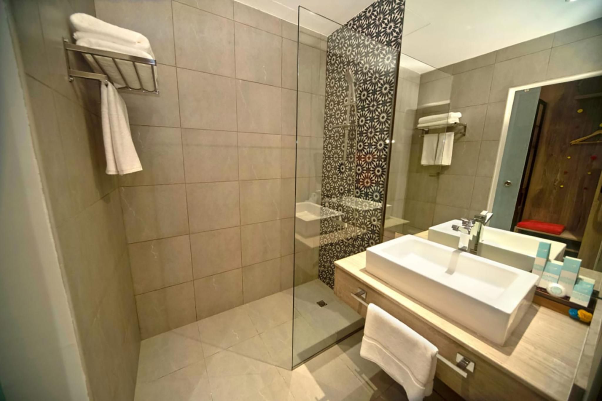 undefined Kingsgate Canal Hotel 8