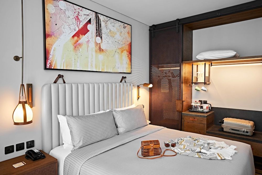 Barcelo Business Bay Dubai Deluxe Room