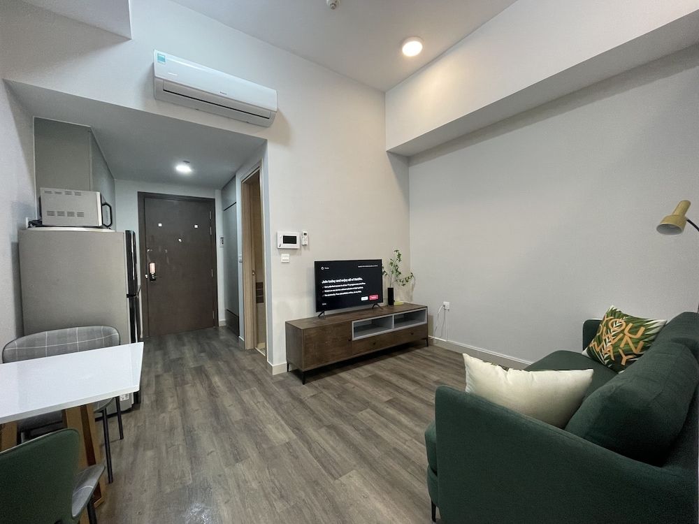 undefined SAIGON 9 - Rivergate Residence Infinity Pool 4